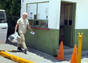 Exdirector de Pemex abandona penal en Morelos