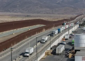 Transportistas lanzan app para superar barrera del inglés