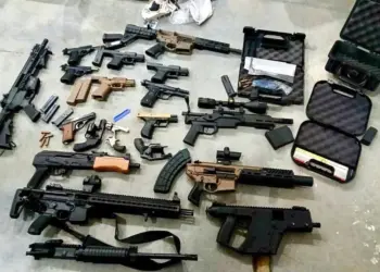 Aseguran 138 armas rumbo a México