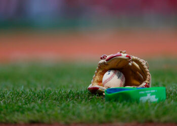 Mets vencen 8-3 a Dodgers con jonrones de Taylor y Semien
