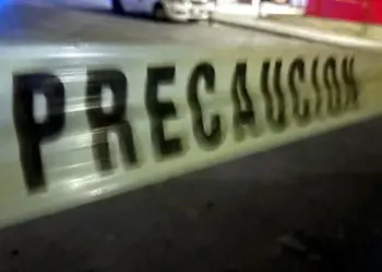 Cuatro muertos en choque de tráiler y auto