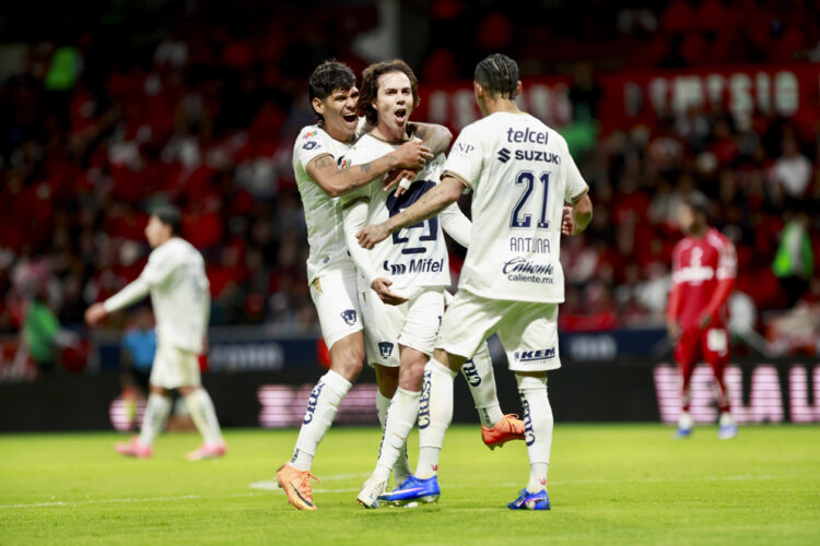 Pumas vence 2-1 al Toluca en el Nemesio Diez