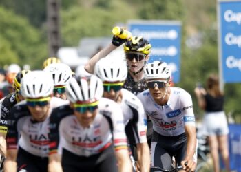 Isaac del Toro conserva el Top 10 en el Tour de Francia