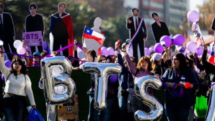 Protestan en Chile por cancelación de conciertos de BTS