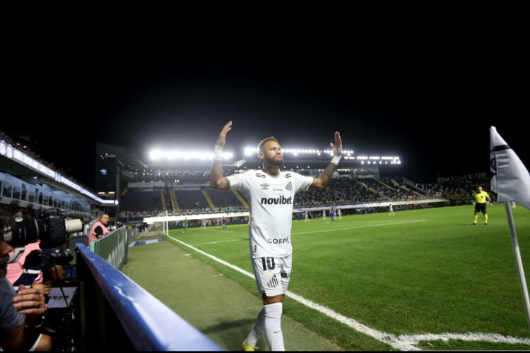 Santos avanza a octavos con goles de Miguelito y Gabigol