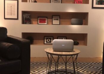 Google amplía Gemini Live a altavoces Nest para una IA más conversacional