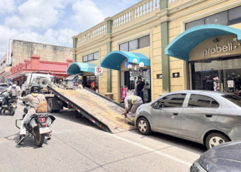 Mantienen operativo grúa en centro de Tampico