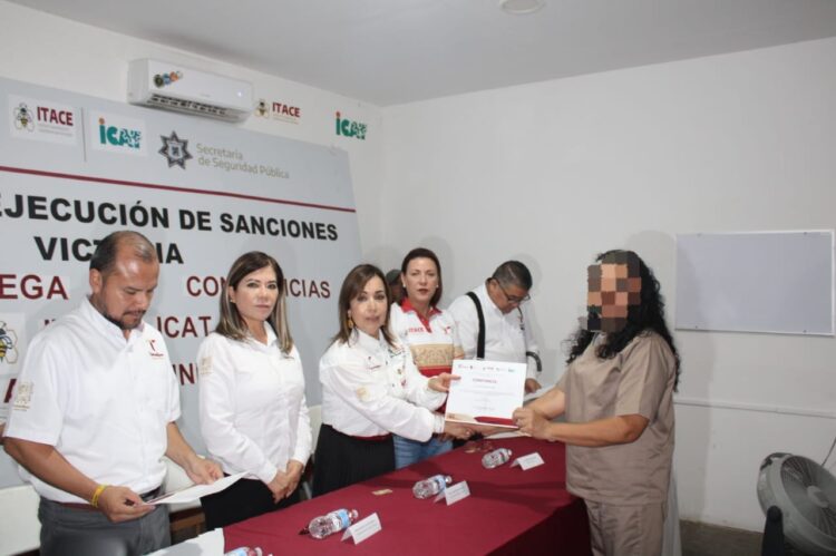 Capacitan a 203 internos en CEDES Victoria