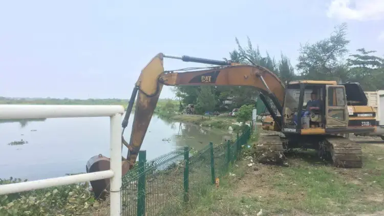 Retiran 50 toneladas de basura en canales