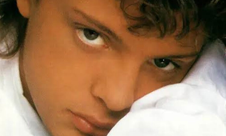 Luis Miguel alcanza mil millones de reproducciones con 'Ahora te puedes marchar'