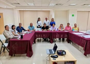Involucran a padres de familia en directivas de escuelas