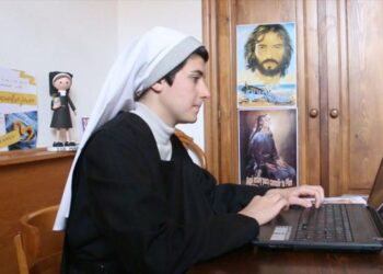 Sor Marta acerca el evangelio por redes