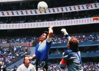 Histórica pelota de Maradona inicia subasta millonaria