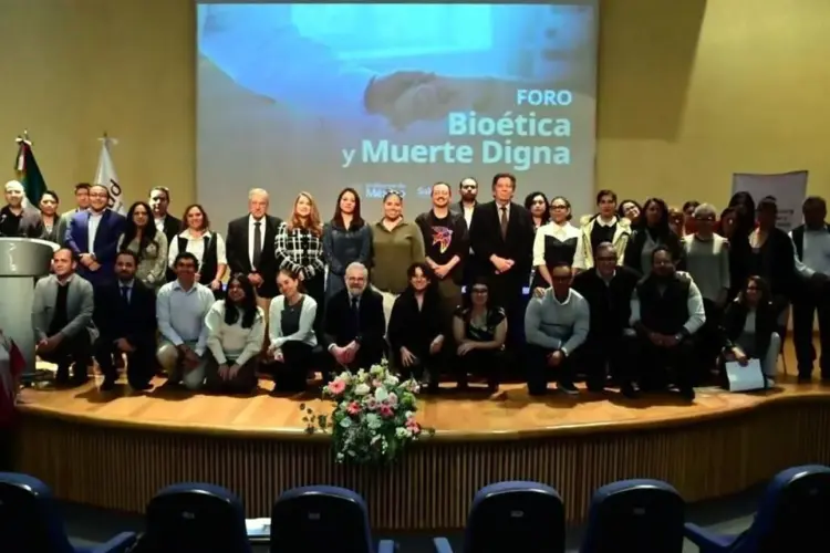 Salud abre diálogo sobre muerte digna