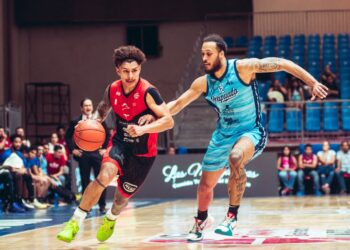 CorreBasket gana segundo partido de serie 86-83 ante Freseros de Irapuato
