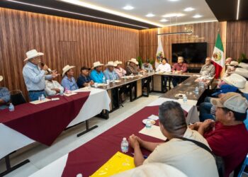 Acuerdan programa conjunto para rehabilitar caminos rurales de Jaumave