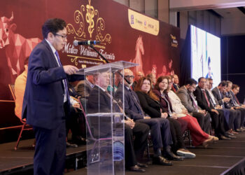 SADER reconoce pasión y profesionalismo de veterinarios para proteger la salud animal como patrimonio pecuario