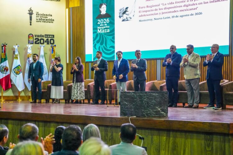 Abren en Monterrey debate noreste sobre impacto de “celulares” en escuelas de México; coinciden en poner límites
