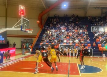 Correcaminos gana 93-58 segundo de la serie ante Santos; Juan Reyna anotó 27 puntos