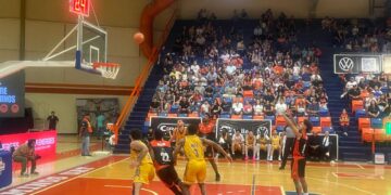 Correcaminos gana 93-58 segundo de la serie ante Santos; Juan Reyna anotó 27 puntos