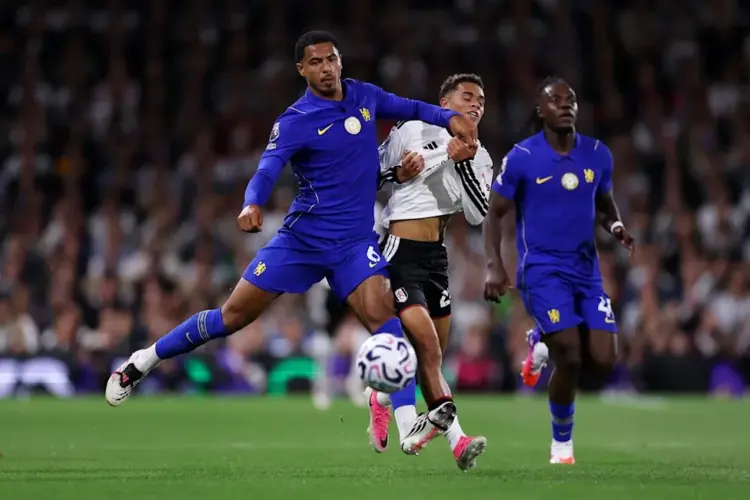 Chelsea vence 3-2 al Fulham en el debut de Xabi Alonso