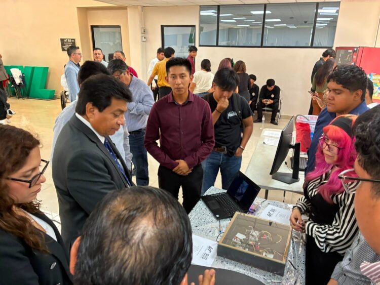 Estudiantes presentan 140 proyectos en Nuevo Laredo