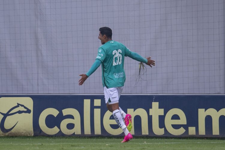 Armando León marca doblete y lidera goleada del NK Osijek en Croacia