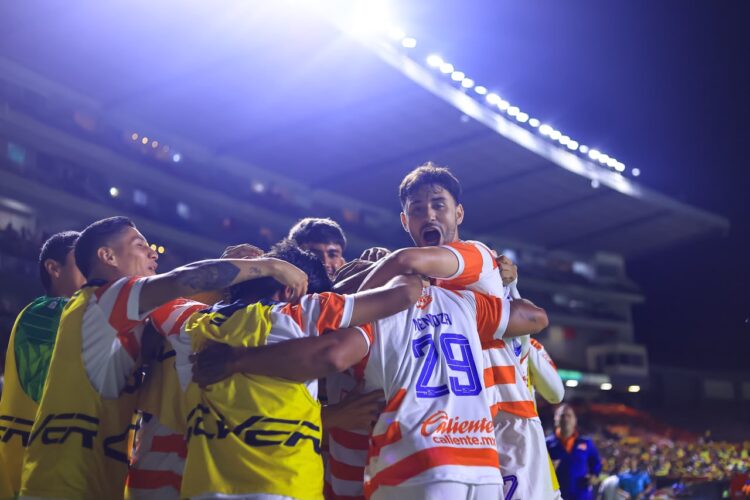 Correcaminos de visita golea 3-1 al Morelia y se coloca de líder