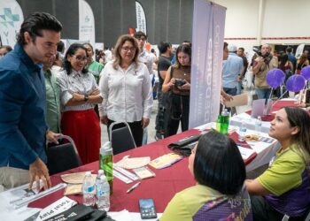 Impulsan inserción laboral y desarrollo juvenil con la Feria Nacional del Empleo en Victoria