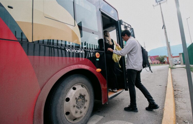 Coordinan SEDUMA y CRUM acciones para la seguridad en servicio de transporte en ruta CONECTA