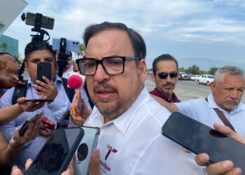 Regulación de celulares en escuelas podría darse hasta noviembre: Miguel A. Valdez