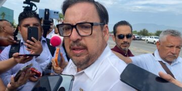 Regulación de celulares en escuelas podría darse hasta noviembre: Miguel A. Valdez