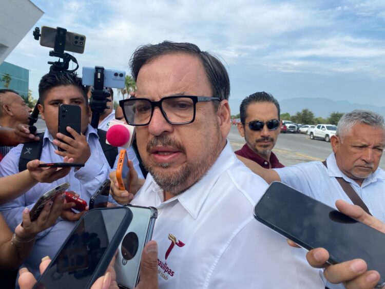 Regulación de celulares en escuelas podría darse hasta noviembre: Miguel A. Valdez
