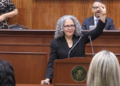 Exdiputada Graciela Domínguez asume gubernatura de Sinaloa como interina