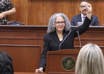 Exdiputada Graciela Domínguez asume gubernatura de Sinaloa como interina