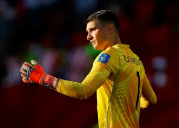 Barça adelanta llegada de Livakovic y relega a Szczesny