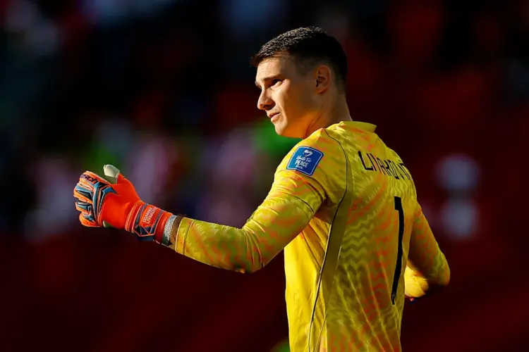 Barça adelanta llegada de Livakovic y relega a Szczesny