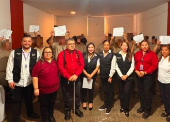 Imparten taller de desarrollo personal a adultos mayores del CEDES Victoria