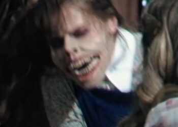 De Noche con el Diablo: La película de terror que conquista a la crítica