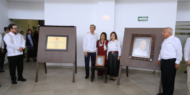 Celebran 42 aniversario del ITACE y reconocen labor del Prof. Arturo Lerma Anaya, primer director