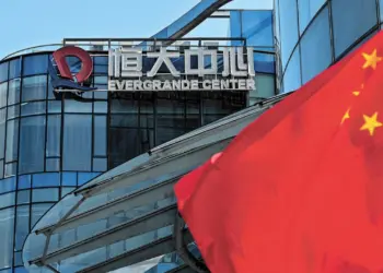 China busca poner fin al colapso de Evergrande