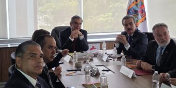 Américo Villarreal se reúne con CANACAR y CONCAMIN para fortalecer competitividad de Tamaulipas