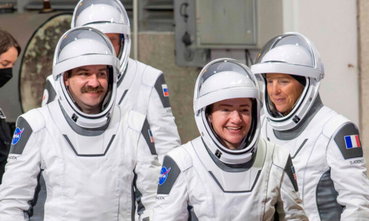 NASA probará trajes espaciales de nueva generación en la EEI