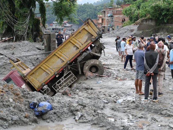 Nepal pide cámaras frigoríficas tras devastadoras inundaciones