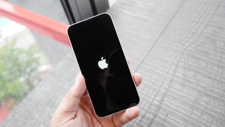 Apple lidera el mercado premium de smartphones con 65% de cuota