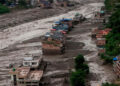 Riada en Nepal y China deja casi 900 desaparecidos