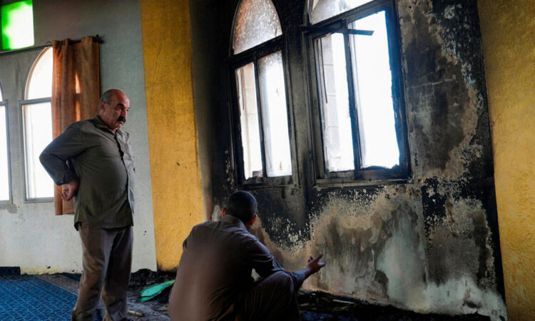 Ataque de colonos deja casas quemadas y menores heridos en Cisjordania
