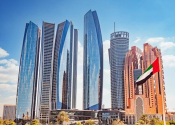 Emiratos suspende comercio y finanzas con Irán tras lanzamiento de dos misiles