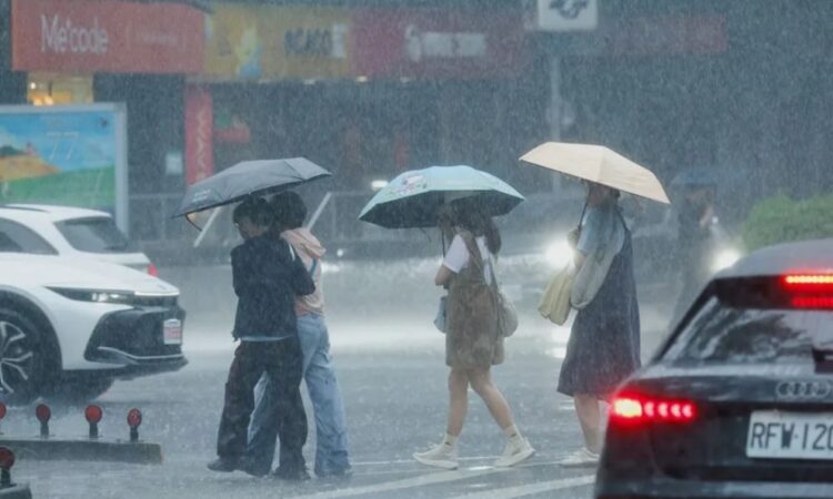 Tifón Dolphin golpea China con lluvias torrenciales