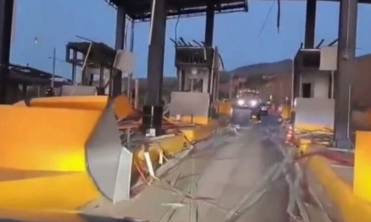 Explosivos destruyen peaje en la Vía Panamericana un día después de la investidura presidencial